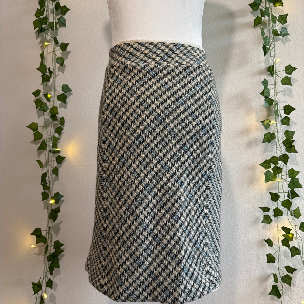 Ann Taylor Plaid Pencil Skirt - Picture 10 of 10